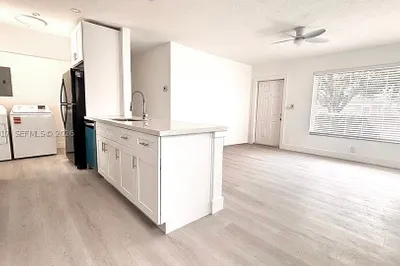 721 N 68th Ter 1