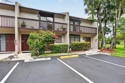 775 NW 47th St 1