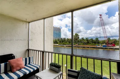 601 Three Islands Blvd #304 1