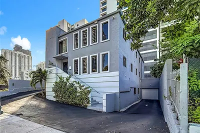 Prime stand-alone 3-story Brickell building