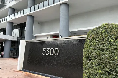 5300 Paseo Blvd #2004 1