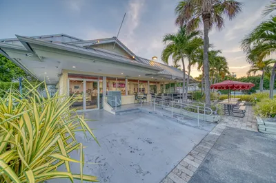 Bakery / Restaurant For Sale On Dixie Hwy 1