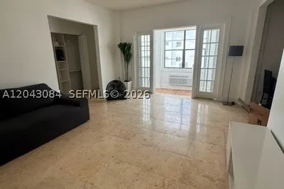 934 Michigan Ave #308 1