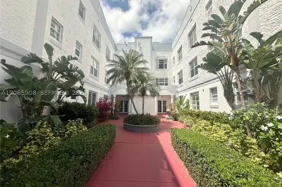 1200 Euclid Ave #204 1