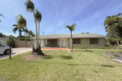 1611 Carandis Road