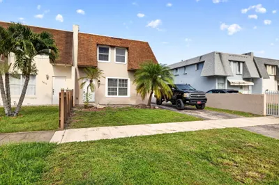 5424 SW 44th Terrace 1