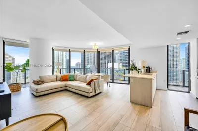 45 SW 9th St #2103 1
