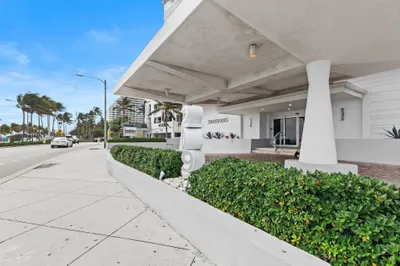 209 N Fort Lauderdale Beach Boulevard #10B 1