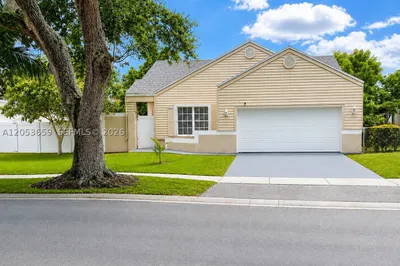 1040 SW 85th Ter 1
