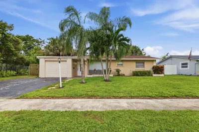 831 NW 43rd Avenue 1