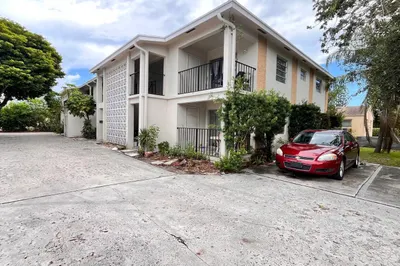 126 S D Street #7 1