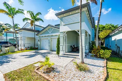 320 NE 36th Ave Rd 1