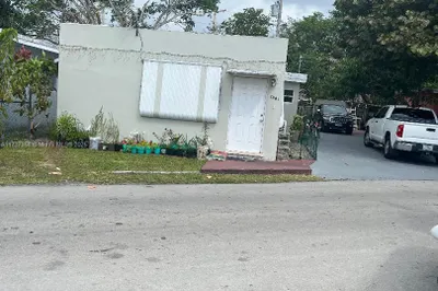 FRONT HOUSE