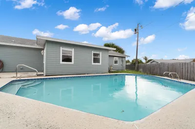 2331 NE 15th Court 1