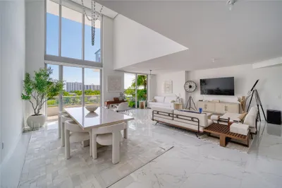 330 SUNNY ISLES Boulevard #5-504 1
