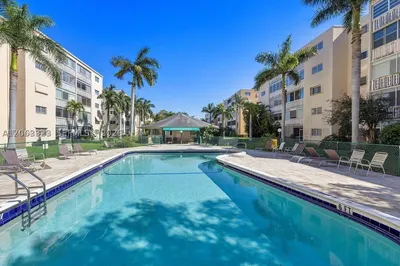 218 NE 12th Ave #507 1