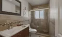 491 SE 10th Ave Photo