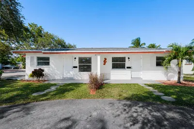 583 NW 17th Place 1