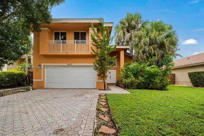 14672 Vista Luna Dr 1