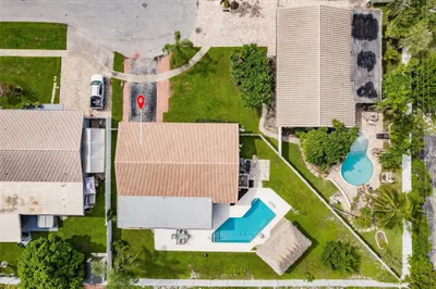 309 SE 2nd Court 1