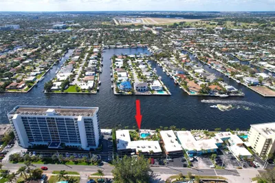 555 N Riverside Drive #4 1
