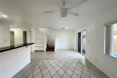 324 NE 3rd St #D 1