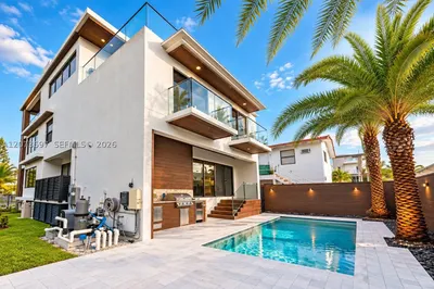 5601 N Ocean Dr 1