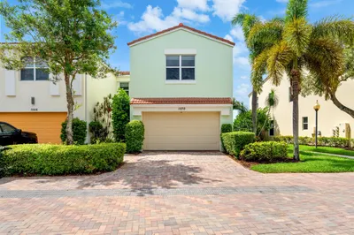 1570 NW 48th Place 1
