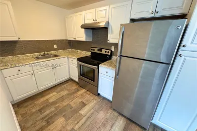207 SE 4th Ave #West 1