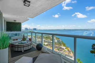 10 Venetian Way #1803 1