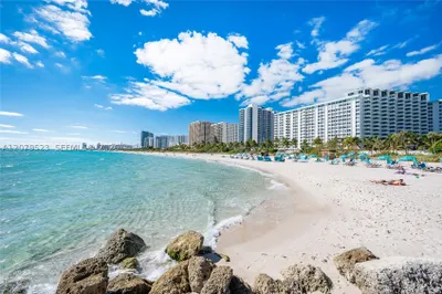 2899 Collins Ave #1505 1