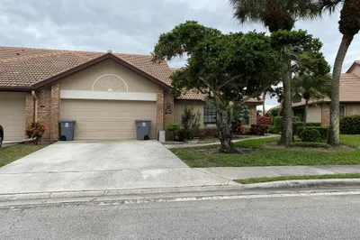 7134 Le Chalet Boulevard 1