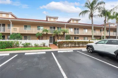 5952 Regal Glen Dr #102 1
