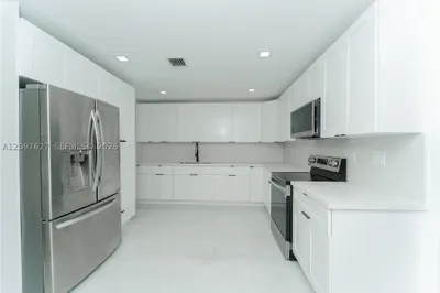 760 NW 6th St 1
