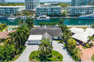 2540 Mercedes Drive 1
