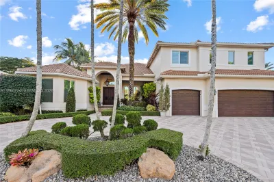 2567 Montclaire Cir 1