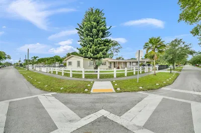 1900 NW 131st St 1