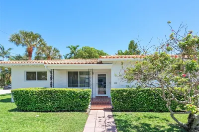 9289 Dickens Ave 0 1