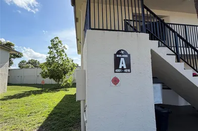 4016 LAKESIDE DRIVE #4016 1