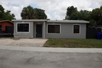 2732 NW 5th St 1