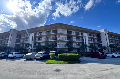 10207 Sunrise Lakes Boulevard #407 1