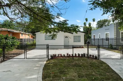 810 NW 117th St 1