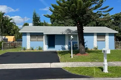 315 SW 9th Street 1