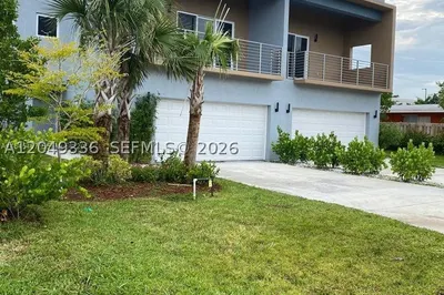 1121 NE 23rd Ter #1121 1