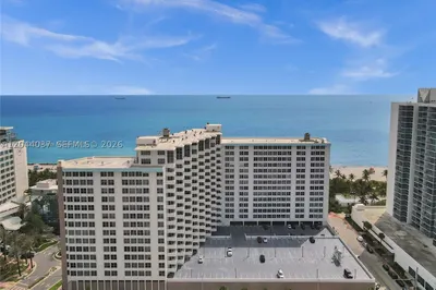 2899 Collins Ave #1726 1