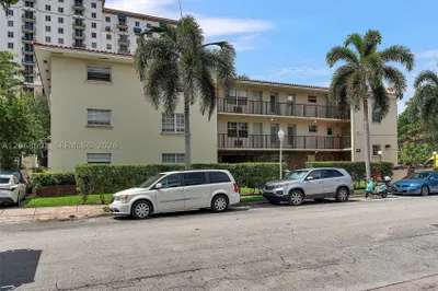318 Majorca Ave #304 1