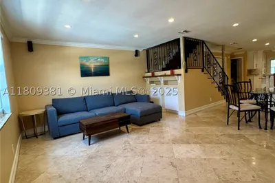 2200 Monroe St #33 1