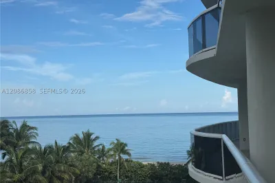 9601 Collins Ave #602 1