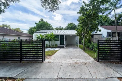 5220 SW 6th St 0 1