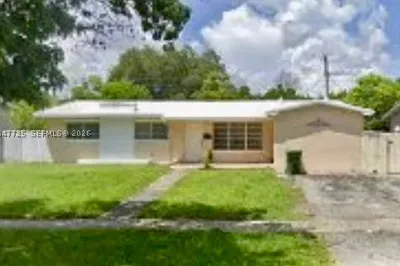 800 NW 76th Ave 1